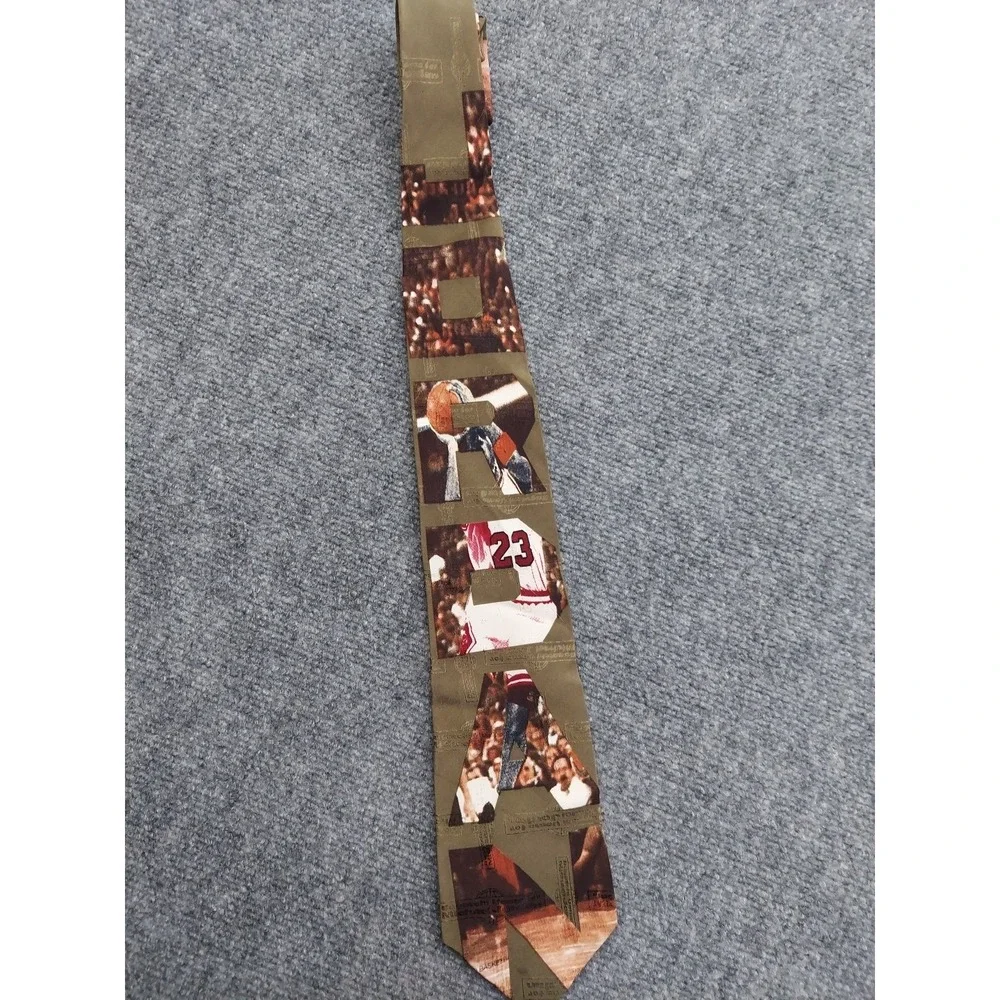 Vtg Michael Jordan Tie Necktie Silk Olive Green‎ Graphic Chicago Bulls Spellout